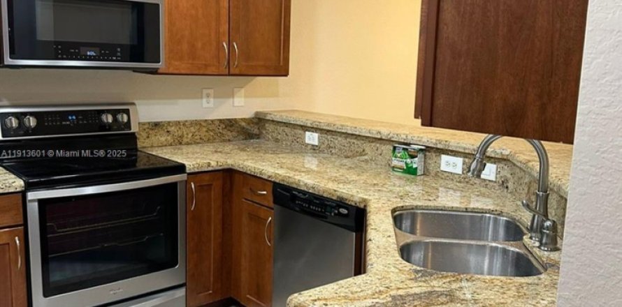 Casa en Tamarac, Florida 2 dormitorios, 107.3 m2 № 1968965