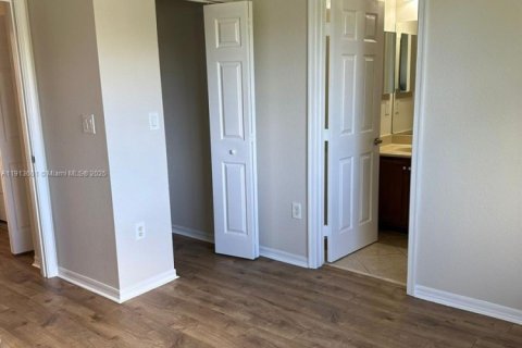 Casa en alquiler en Tamarac, Florida, 2 dormitorios, 107.3 m2 № 1968965 - foto 2