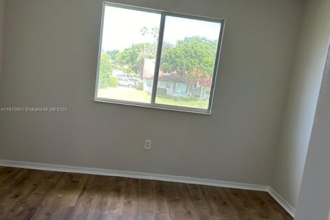 Casa en alquiler en Tamarac, Florida, 2 dormitorios, 107.3 m2 № 1968965 - foto 9