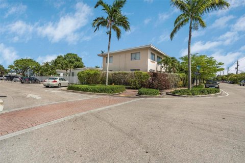 Propiedad comercial en venta en Miami Beach, Florida, 411.46 m2 № 1889274 - foto 28