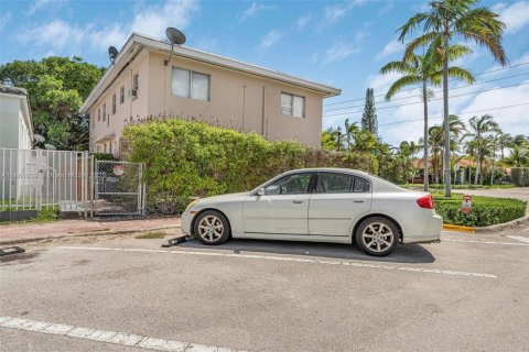 Propiedad comercial en venta en Miami Beach, Florida, 411.46 m2 № 1889274 - foto 29