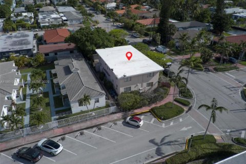 Propiedad comercial en venta en Miami Beach, Florida, 411.46 m2 № 1889274 - foto 26