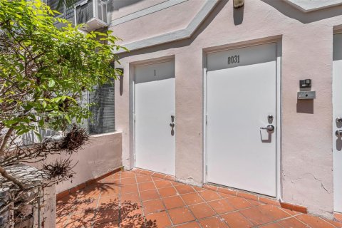Propiedad comercial en venta en Miami Beach, Florida, 411.46 m2 № 1889274 - foto 5