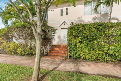 Propiedad comercial en venta en Miami Beach, Florida, 411.46 m2 № 1889274 - foto 22