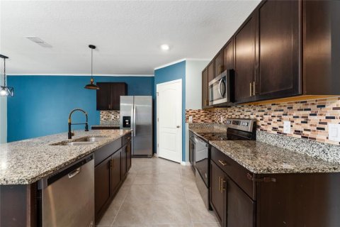Casa en alquiler en Kissimmee, Florida, 4 dormitorios, 171.5 m2 № 1902358 - foto 5