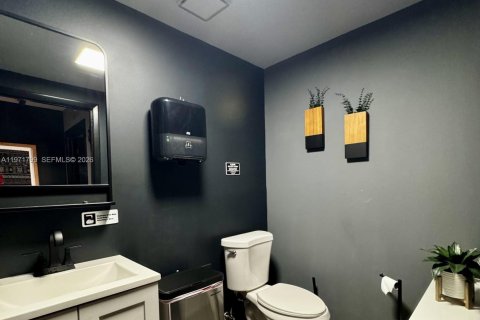 Купить коммерческую недвижимость в Майами, Флорида № 2033628 - фото 4