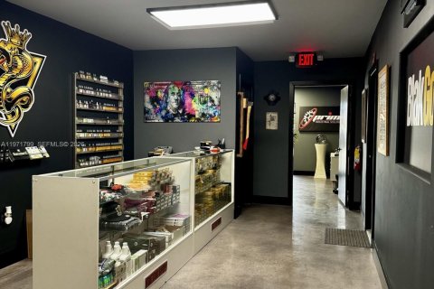 Купить коммерческую недвижимость в Майами, Флорида № 2033628 - фото 10