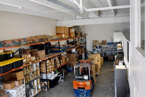 Купить коммерческую недвижимость в Майами, Флорида № 2033628 - фото 8