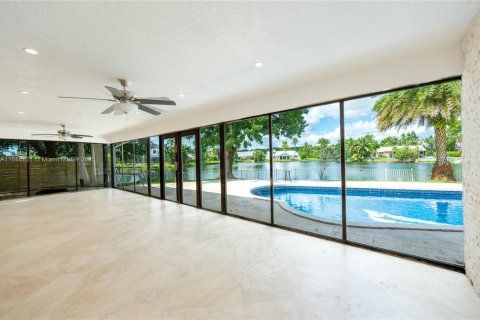 Villa ou maison à louer à Plantation, Floride: 4 chambres, 249.26 m2 № 1942661 - photo 3