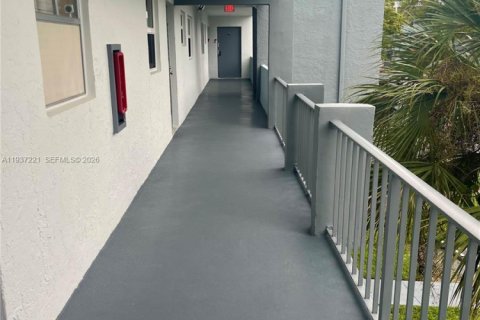 Copropriété à vendre à Tamarac, Floride: 2 chambres, 95.22 m2 № 1995064 - photo 3