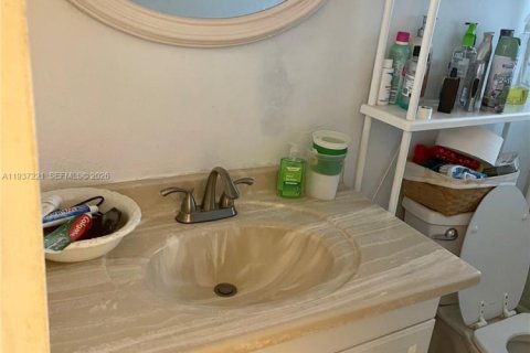 Copropriété à vendre à Tamarac, Floride: 2 chambres, 95.22 m2 № 1995064 - photo 12