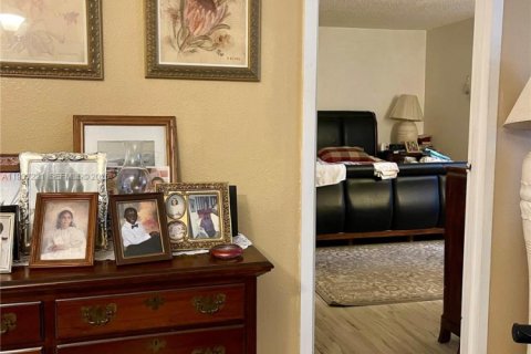 Copropriété à vendre à Tamarac, Floride: 2 chambres, 95.22 m2 № 1995064 - photo 8