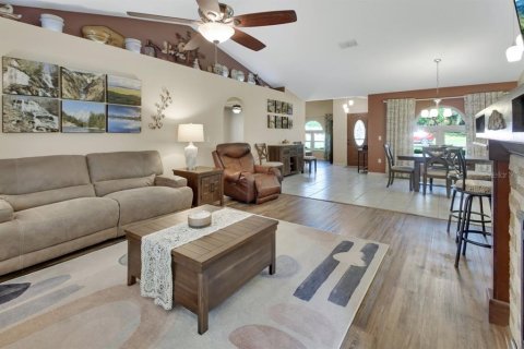 Casa en venta en Orange City, Florida, 3 dormitorios, 167.6 m2 № 1786189 - foto 9