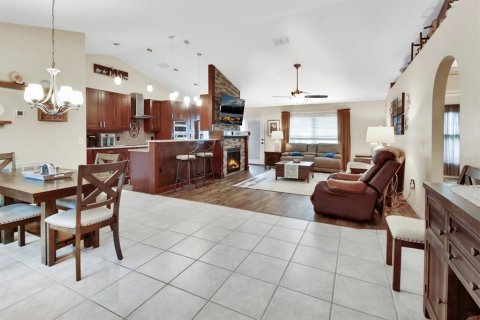 Casa en venta en Orange City, Florida, 3 dormitorios, 167.6 m2 № 1786189 - foto 5