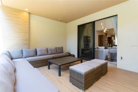 Condo in Kissimmee, Florida, 3 bedrooms  № 1353628 - photo 2