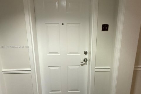 Condo in Coral Gables, Florida, 2 bedrooms  № 1969861 - photo 7