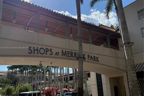 Condo in Coral Gables, Florida, 2 bedrooms  № 1969861 - photo 2