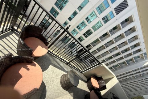 Condo in Coral Gables, Florida, 2 bedrooms  № 1969861 - photo 10