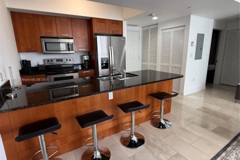 Condo in Coral Gables, Florida, 2 bedrooms  № 1969861 - photo 17