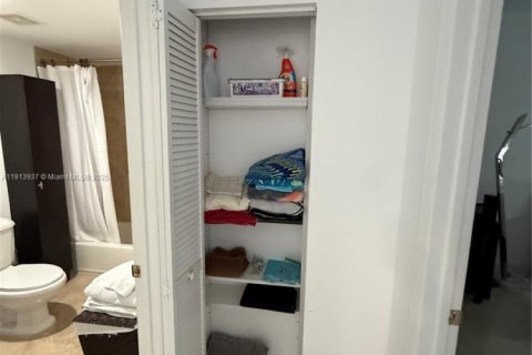 Condo in Coral Gables, Florida, 2 bedrooms  № 1969861 - photo 29