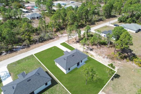 Casa en venta en Lehigh Acres, Florida, 3 dormitorios, 98.2 m2 № 2080392 - foto 28