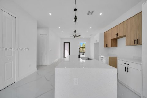 Casa en venta en Lehigh Acres, Florida, 3 dormitorios, 98.2 m2 № 2080392 - foto 12