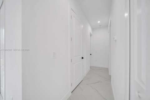 Casa en venta en Lehigh Acres, Florida, 3 dormitorios, 98.2 m2 № 2080392 - foto 14