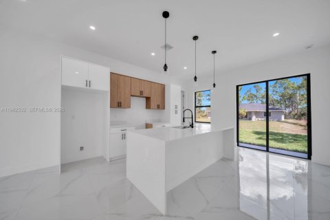 Casa en venta en Lehigh Acres, Florida, 3 dormitorios, 98.2 m2 № 2080392 - foto 5
