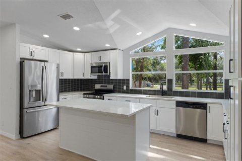 Villa ou maison à vendre à Spring Hill, Floride: 4 chambres, 228.91 m2 № 1868954 - photo 12