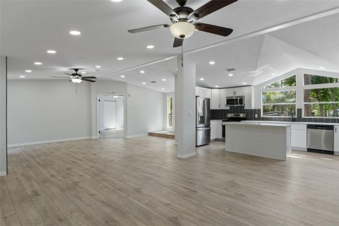 Villa ou maison à vendre à Spring Hill, Floride: 4 chambres, 228.91 m2 № 1868954 - photo 9