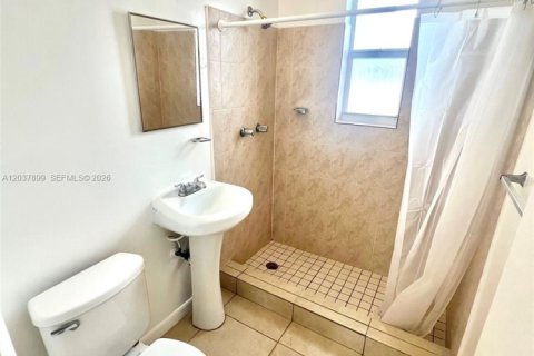 Снять в аренду квартиру в Майами, Флорида № 2155045 - фото 3