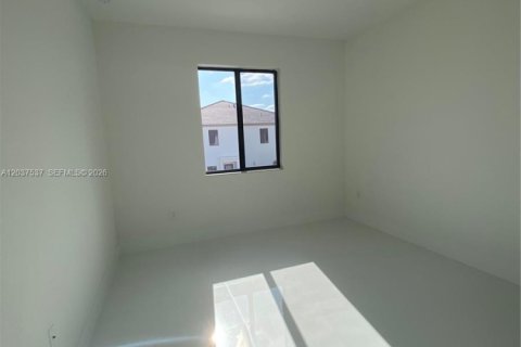 Townhouse in Miami, Florida 4 bedrooms, 214.88 sq.m. № 2087319 - photo 4