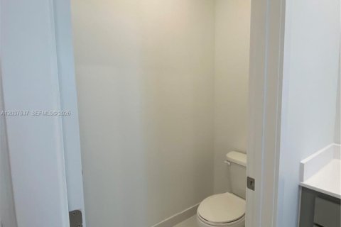 Townhouse in Miami, Florida 4 bedrooms, 214.88 sq.m. № 2087319 - photo 7