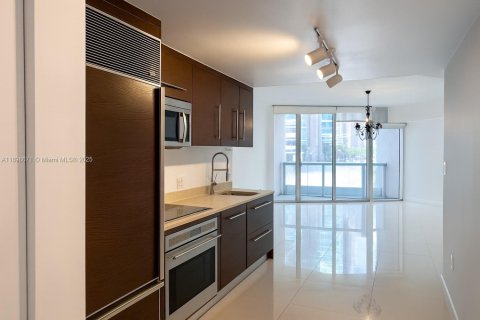 Copropriété à louer à Miami, Floride: 55.56 m2 № 1953126 - photo 2