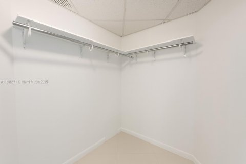 Copropriété à louer à Miami, Floride: 55.56 m2 № 1953126 - photo 4