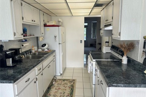 Copropriété à vendre à Saint Petersburg, Floride: 1 chambre, 76.64 m2 № 2148998 - photo 4