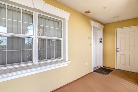 Condo in Four Corners, Florida, 3 bedrooms № 2218470 - photo 4
