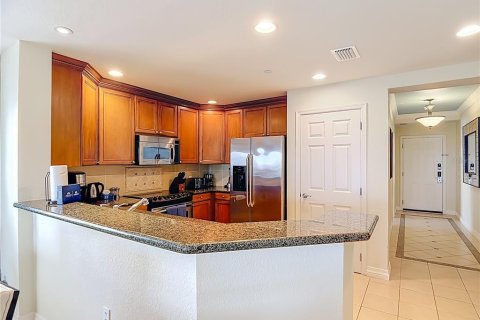 Condo in Four Corners, Florida, 3 bedrooms № 2218470 - photo 15