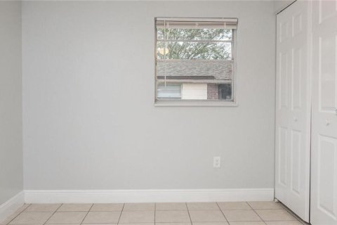 Immobilier commercial à vendre à Thonotosassa, Floride: 4 chambres, 120.4 m2 № 2405147 - photo 4