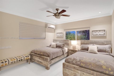 Casa en venta en Surfside, Florida, 5 dormitorios, 214.88 m2 № 2053766 - foto 21