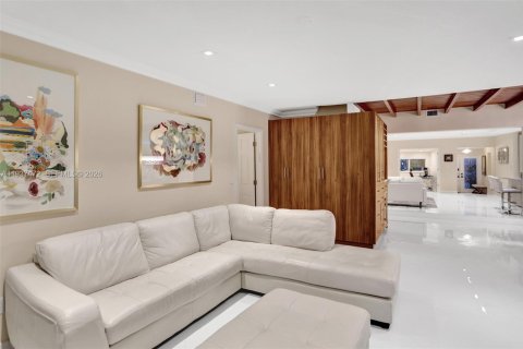 Casa en venta en Surfside, Florida, 5 dormitorios, 214.88 m2 № 2053766 - foto 12