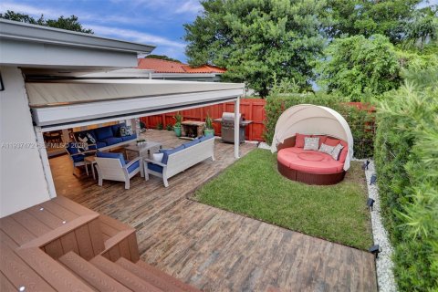 Casa en venta en Surfside, Florida, 5 dormitorios, 214.88 m2 № 2053766 - foto 25