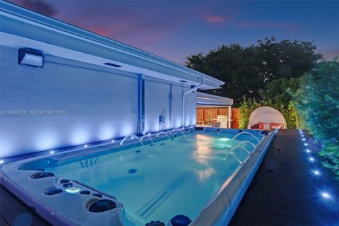 Casa en venta en Surfside, Florida, 5 dormitorios, 214.88 m2 № 2053766 - foto 5