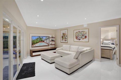 Casa en venta en Surfside, Florida, 5 dormitorios, 214.88 m2 № 2053766 - foto 11