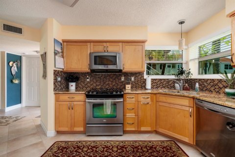 Copropriété à vendre à Saint Petersburg, Floride: 2 chambres, 99.87 m2 № 2415275 - photo 12