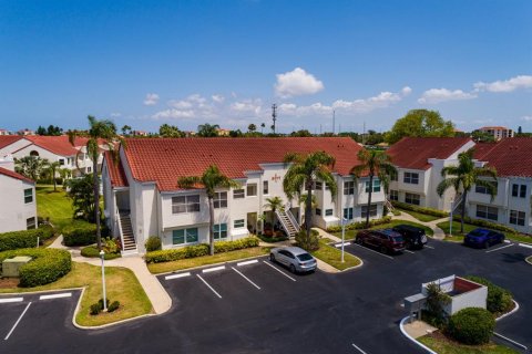 Condo à Saint Petersburg, Floride, 2 chambres  № 2415275