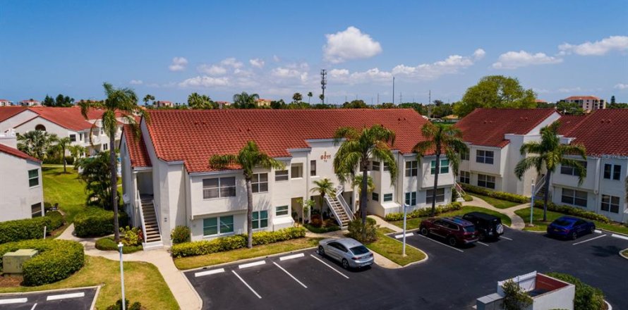 Condo à Saint Petersburg, Floride, 2 chambres  № 2415275