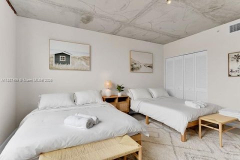 Condo in Miami, Florida, 2 bedrooms  № 1941686 - photo 19