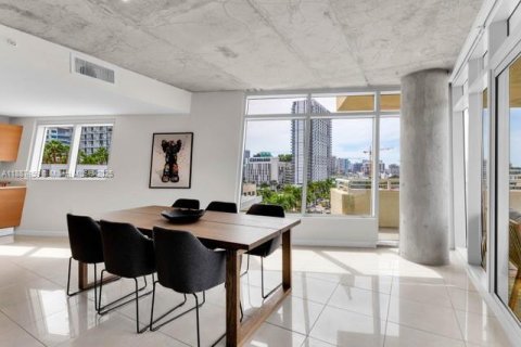 Condo in Miami, Florida, 2 bedrooms  № 1941686 - photo 8