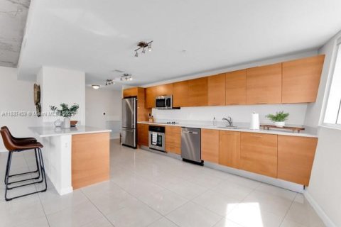 Condo in Miami, Florida, 2 bedrooms  № 1941686 - photo 14
